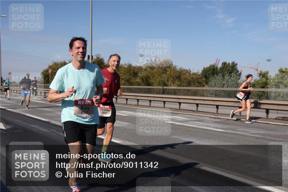 03.10.2025 - Köhlbrandbrückenlauf Julia Fischer http://msf.ph/oto/9011342 03.10.2025 12:59:06 Position 3 6370, 5802 meine-sportfotos.de