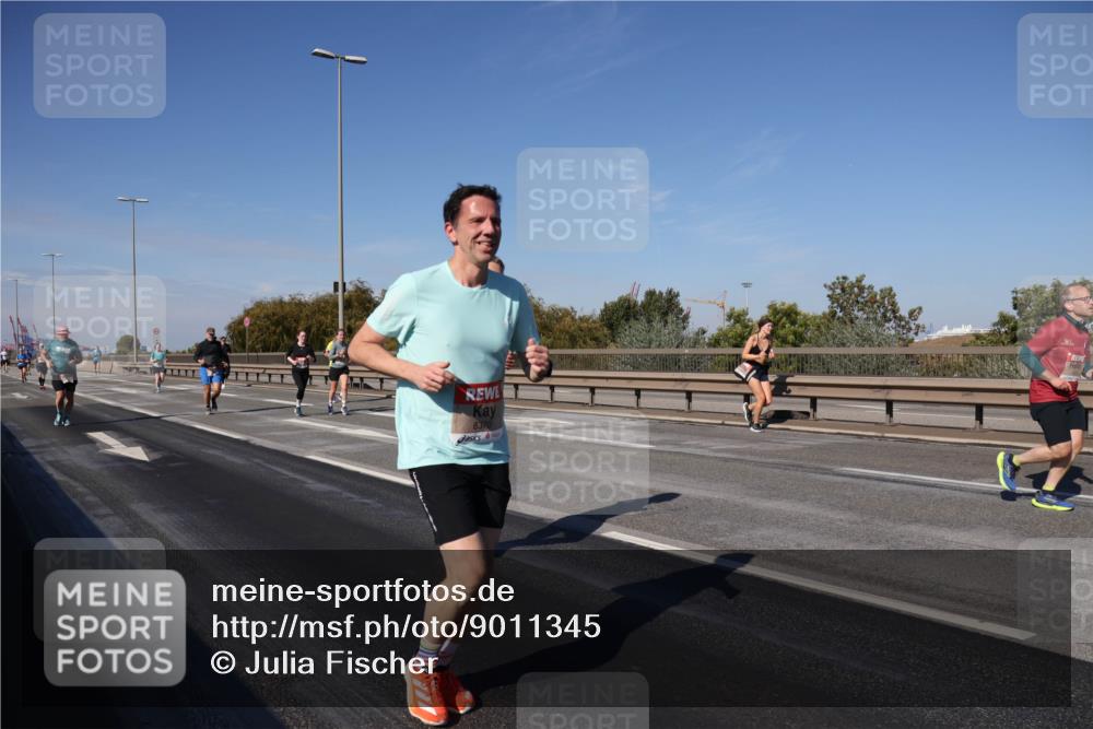 03.10.2025 - Köhlbrandbrückenlauf Julia Fischer http://msf.ph/oto/9011345 03.10.2025 12:59:07 Position 3 6370 meine-sportfotos.de