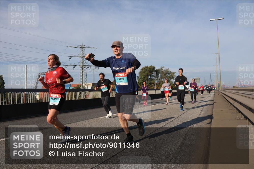 03.10.2025 - Köhlbrandbrückenlauf Luisa Fischer http://msf.ph/oto/9011346 03.10.2025 10:53:46 Position 3 1, 33, 1250 meine-sportfotos.de
