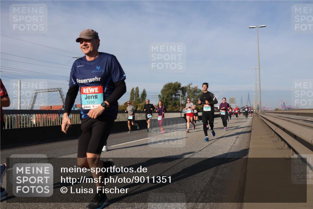 03.10.2025 - Köhlbrandbrückenlauf Luisa Fischer http://msf.ph/oto/9011351 03.10.2025 10:53:46 Position 3 1250 meine-sportfotos.de