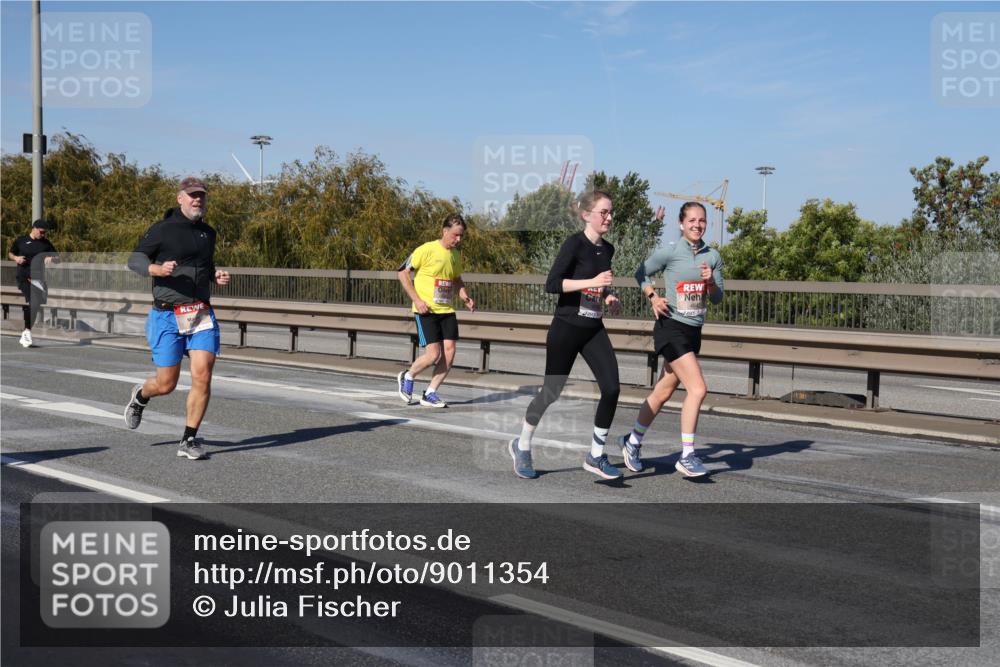03.10.2025 - Köhlbrandbrückenlauf Julia Fischer http://msf.ph/oto/9011354 03.10.2025 12:59:10 Position 3  meine-sportfotos.de