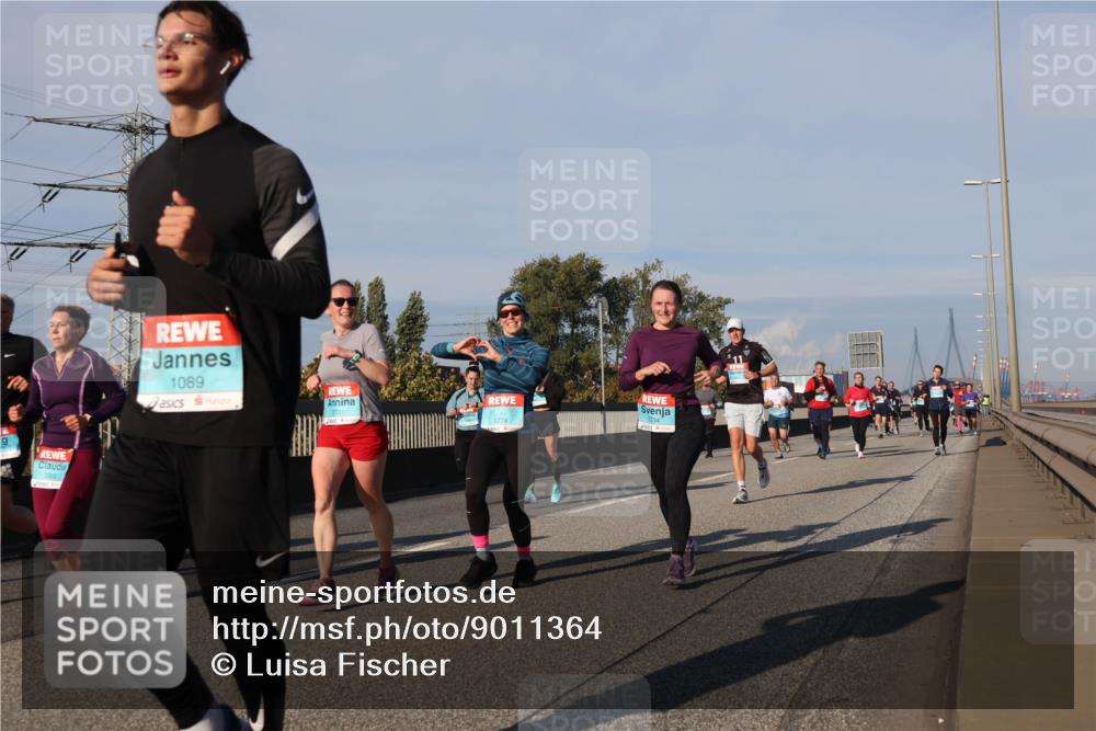03.10.2025 - Köhlbrandbrückenlauf Luisa Fischer http://msf.ph/oto/9011364 03.10.2025 10:53:48 Position 3 3309, 1089, 27311, 3778 meine-sportfotos.de