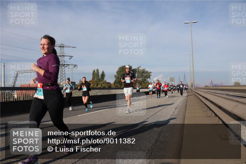 03.10.2025 - Köhlbrandbrückenlauf Luisa Fischer http://msf.ph/oto/9011382 03.10.2025 10:53:50 Position 3  meine-sportfotos.de