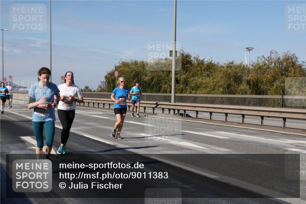 03.10.2025 - Köhlbrandbrückenlauf Julia Fischer http://msf.ph/oto/9011383 03.10.2025 12:59:19 Position 3  meine-sportfotos.de