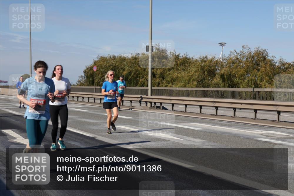 03.10.2025 - Köhlbrandbrückenlauf Julia Fischer http://msf.ph/oto/9011386 03.10.2025 12:59:19 Position 3  meine-sportfotos.de