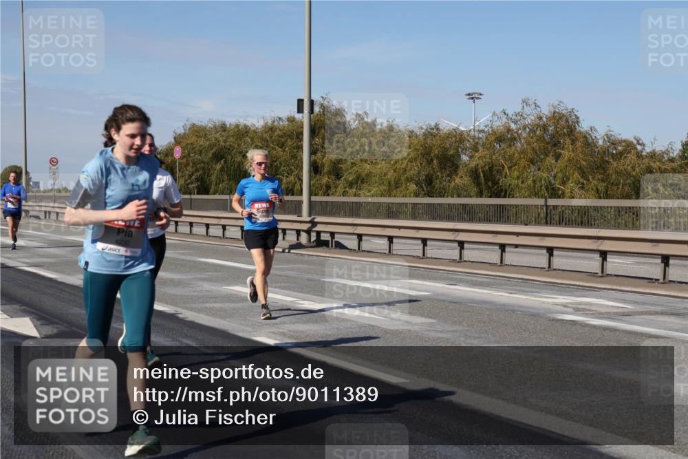 03.10.2025 - Köhlbrandbrückenlauf Julia Fischer http://msf.ph/oto/9011389 03.10.2025 12:59:20 Position 3 4232 meine-sportfotos.de