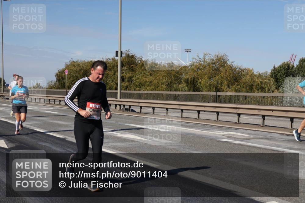 03.10.2025 - Köhlbrandbrückenlauf Julia Fischer http://msf.ph/oto/9011404 03.10.2025 12:59:25 Position 3 4684 meine-sportfotos.de