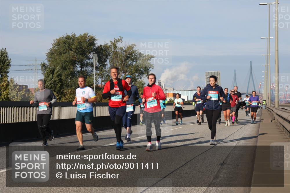 03.10.2025 - Köhlbrandbrückenlauf Luisa Fischer http://msf.ph/oto/9011411 03.10.2025 10:53:52 Position 3 19, 3272, 1716 meine-sportfotos.de