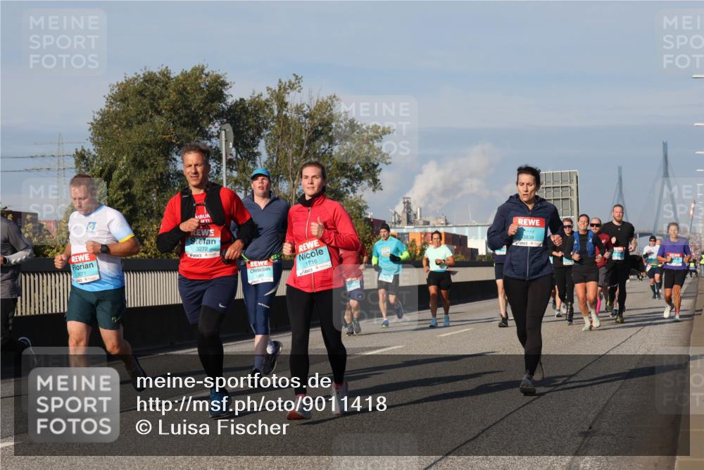 03.10.2025 - Köhlbrandbrückenlauf Luisa Fischer http://msf.ph/oto/9011418 03.10.2025 10:53:53 Position 3 3071, 3272, 1716, 3838 meine-sportfotos.de