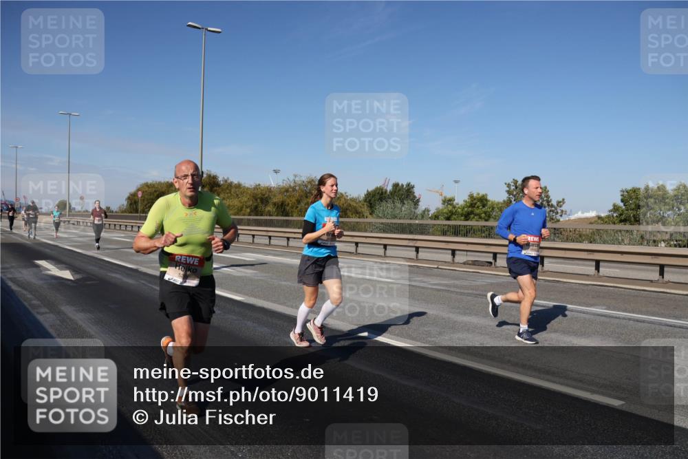 03.10.2025 - Köhlbrandbrückenlauf Julia Fischer http://msf.ph/oto/9011419 03.10.2025 12:59:29 Position 3 52 meine-sportfotos.de