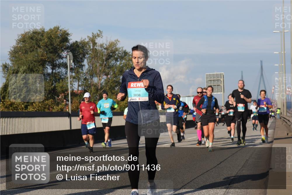 03.10.2025 - Köhlbrandbrückenlauf Luisa Fischer http://msf.ph/oto/9011436 03.10.2025 10:53:54 Position 3 3838 meine-sportfotos.de