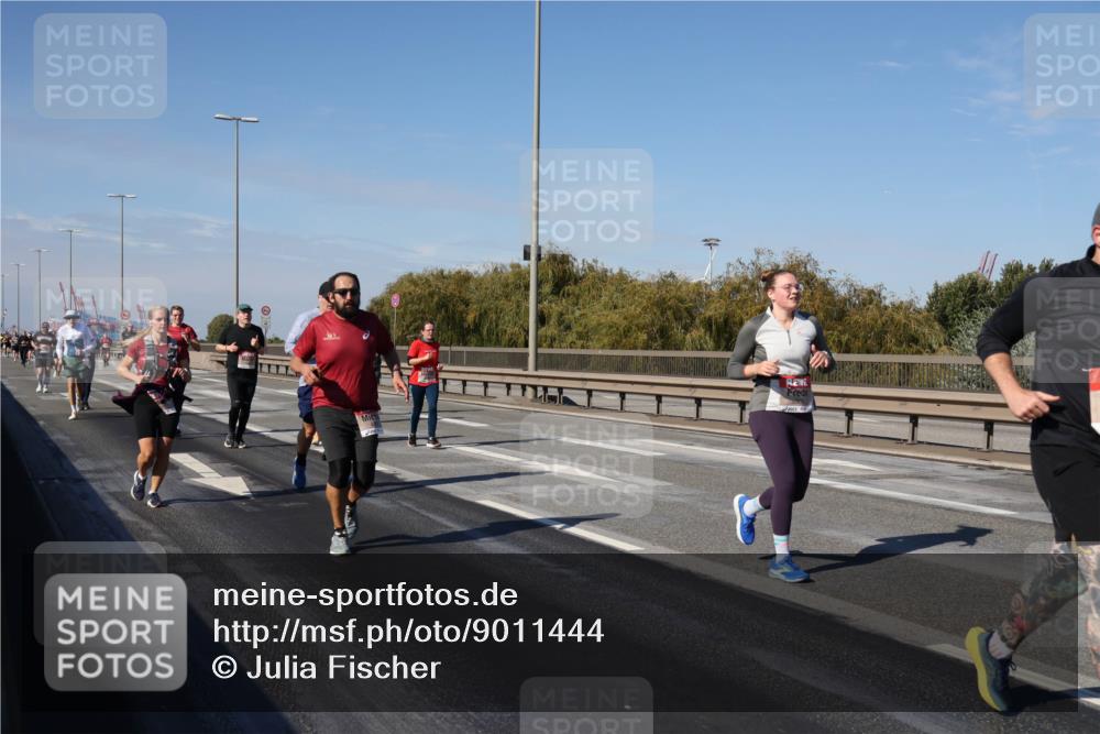 03.10.2025 - Köhlbrandbrückenlauf Julia Fischer http://msf.ph/oto/9011444 03.10.2025 12:59:38 Position 3  meine-sportfotos.de