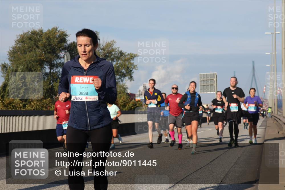 03.10.2025 - Köhlbrandbrückenlauf Luisa Fischer http://msf.ph/oto/9011445 03.10.2025 10:53:55 Position 3 3838 meine-sportfotos.de