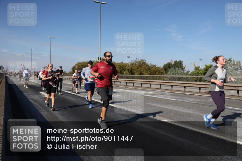 03.10.2025 - Köhlbrandbrückenlauf Julia Fischer http://msf.ph/oto/9011447 03.10.2025 12:59:39 Position 3  meine-sportfotos.de