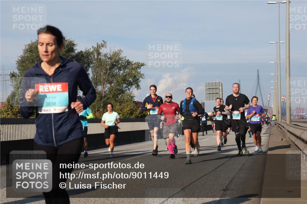 03.10.2025 - Köhlbrandbrückenlauf Luisa Fischer http://msf.ph/oto/9011449 03.10.2025 10:53:55 Position 3 3838 meine-sportfotos.de