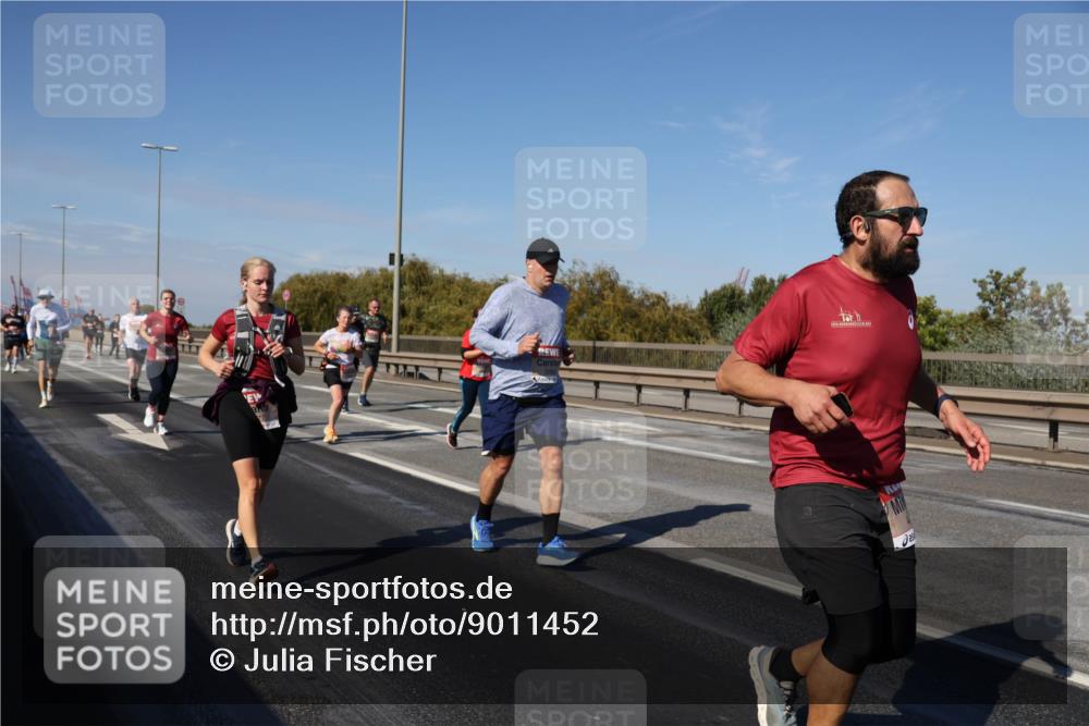 03.10.2025 - Köhlbrandbrückenlauf Julia Fischer http://msf.ph/oto/9011452 03.10.2025 12:59:40 Position 3  meine-sportfotos.de
