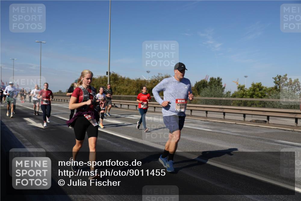 03.10.2025 - Köhlbrandbrückenlauf Julia Fischer http://msf.ph/oto/9011455 03.10.2025 12:59:40 Position 3  meine-sportfotos.de