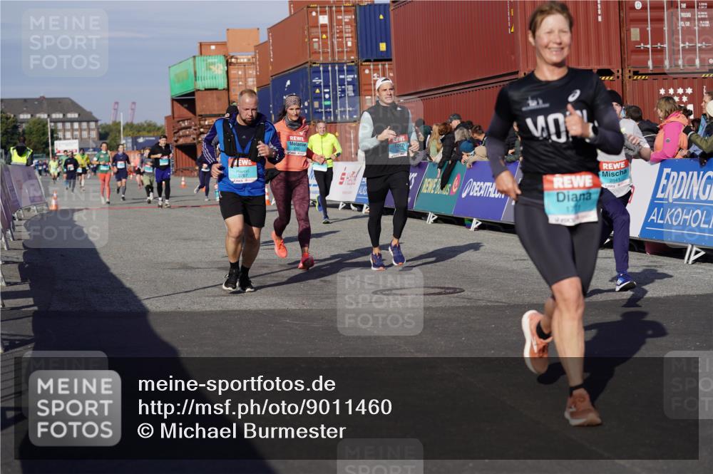 03.10.2025 - Köhlbrandbrückenlauf Michael Burmester http://msf.ph/oto/9011460 03.10.2025 10:12:12 Ziel 1347, 1444, 1520, 1640, 1771, 1829, 2790, 2841, 2883, 3435, 3767, 3768 meine-sportfotos.de