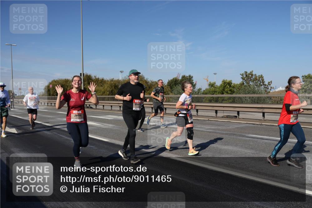 03.10.2025 - Köhlbrandbrückenlauf Julia Fischer http://msf.ph/oto/9011465 03.10.2025 12:59:43 Position 3 4785 meine-sportfotos.de