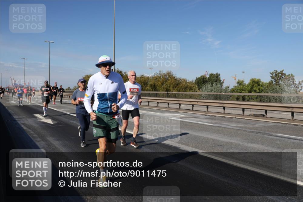 03.10.2025 - Köhlbrandbrückenlauf Julia Fischer http://msf.ph/oto/9011475 03.10.2025 12:59:45 Position 3  meine-sportfotos.de
