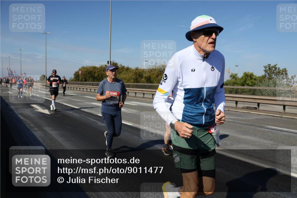 03.10.2025 - Köhlbrandbrückenlauf Julia Fischer http://msf.ph/oto/9011477 03.10.2025 12:59:46 Position 3  meine-sportfotos.de