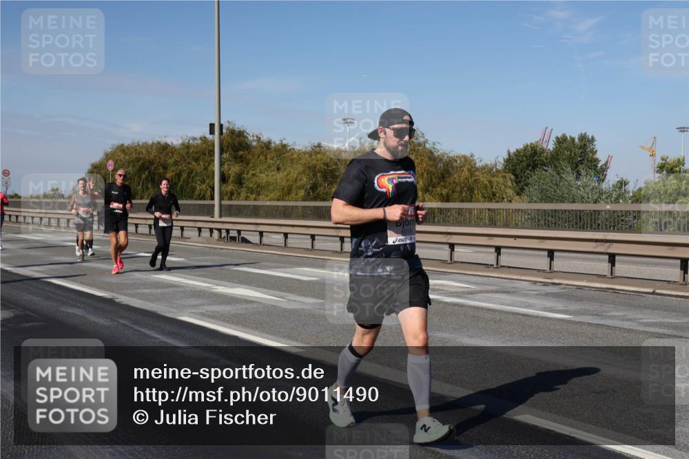 03.10.2025 - Köhlbrandbrückenlauf Julia Fischer http://msf.ph/oto/9011490 03.10.2025 12:59:48 Position 3 6019 meine-sportfotos.de