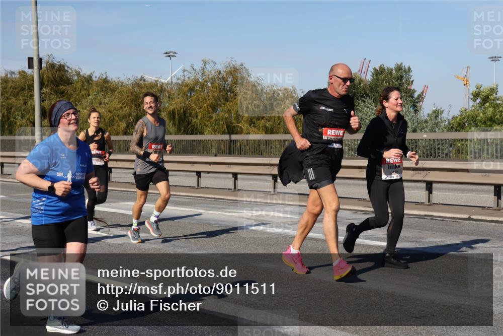 03.10.2025 - Köhlbrandbrückenlauf Julia Fischer http://msf.ph/oto/9011511 03.10.2025 12:59:52 Position 3 1980 meine-sportfotos.de