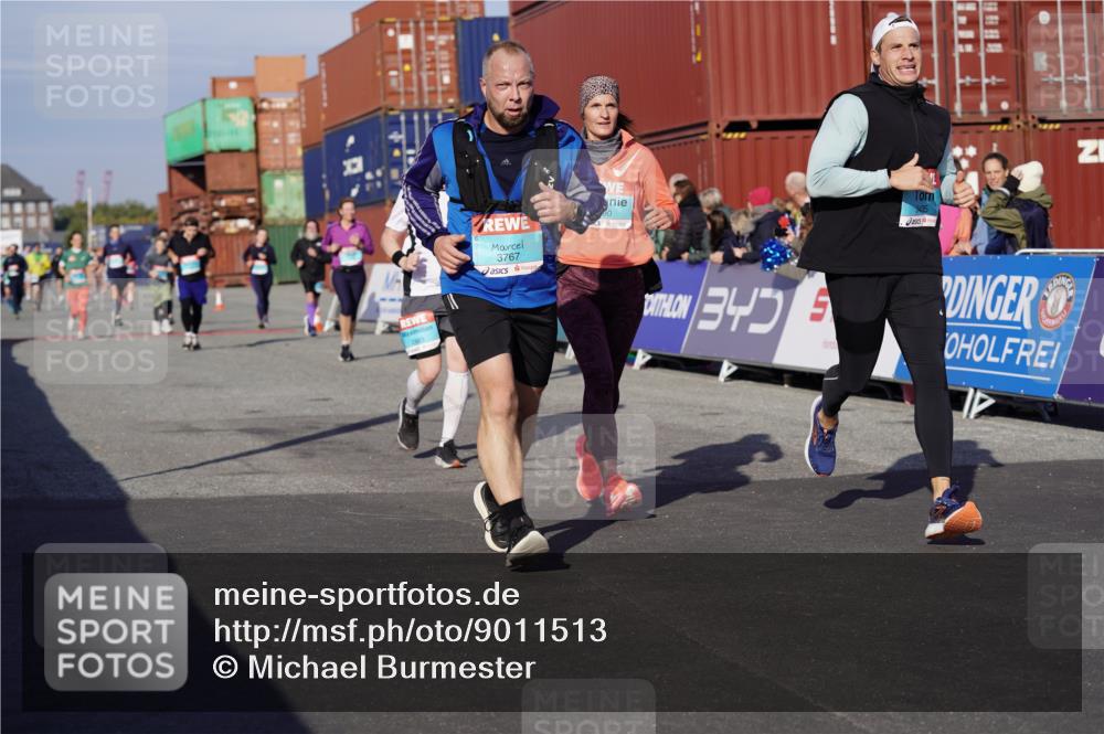 03.10.2025 - Köhlbrandbrückenlauf Michael Burmester http://msf.ph/oto/9011513 03.10.2025 10:12:13 Ziel 1347, 1444, 1520, 1681, 1771, 2790, 2841, 2883, 3435, 3767 meine-sportfotos.de