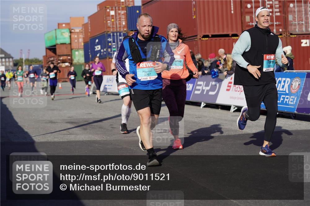 03.10.2025 - Köhlbrandbrückenlauf Michael Burmester http://msf.ph/oto/9011521 03.10.2025 10:12:13 Ziel 1347, 1444, 1520, 1681, 1771, 2790, 2841, 2883, 3435, 3767 meine-sportfotos.de