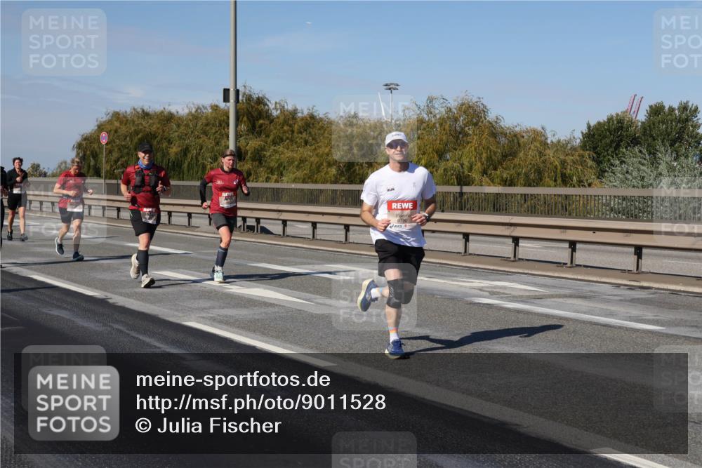 03.10.2025 - Köhlbrandbrückenlauf Julia Fischer http://msf.ph/oto/9011528 03.10.2025 12:59:56 Position 3 6790 meine-sportfotos.de
