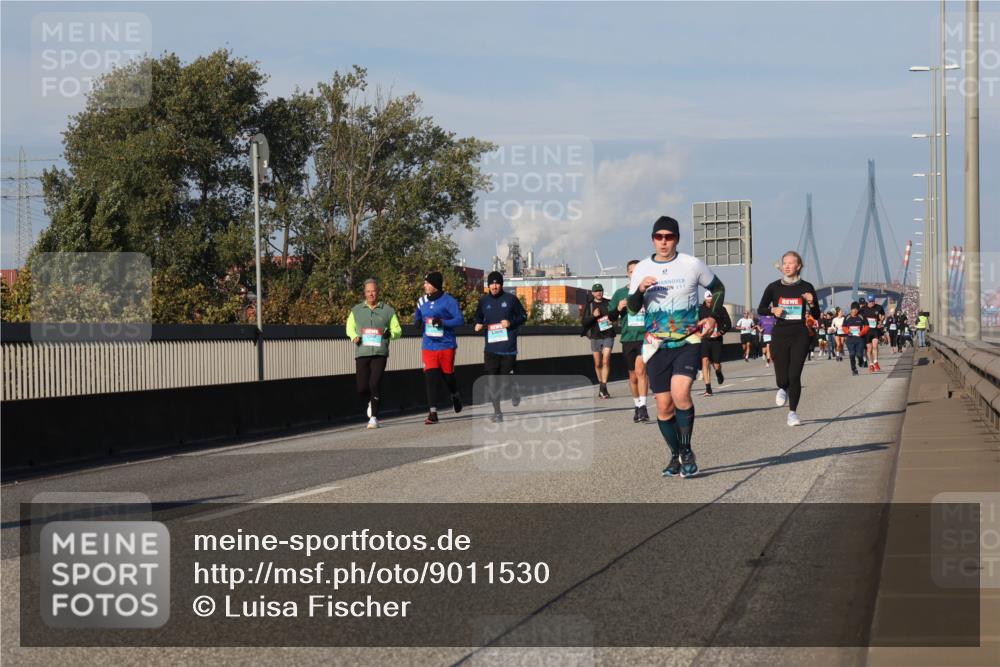 03.10.2025 - Köhlbrandbrückenlauf Luisa Fischer http://msf.ph/oto/9011530 03.10.2025 10:54:03 Position 3  meine-sportfotos.de