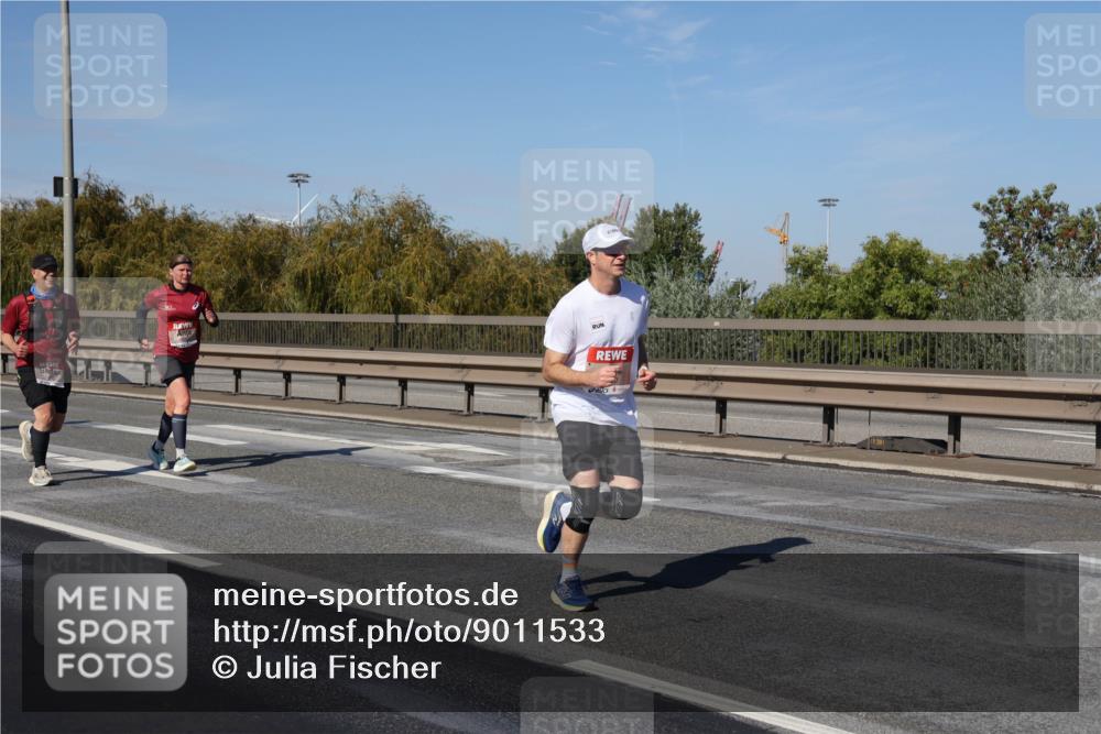 03.10.2025 - Köhlbrandbrückenlauf Julia Fischer http://msf.ph/oto/9011533 03.10.2025 12:59:57 Position 3  meine-sportfotos.de