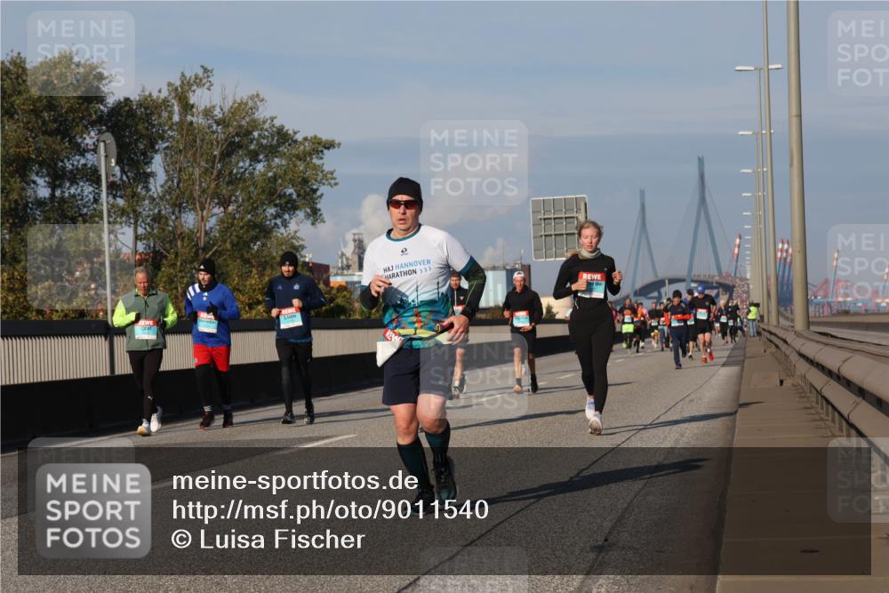 03.10.2025 - Köhlbrandbrückenlauf Luisa Fischer http://msf.ph/oto/9011540 03.10.2025 10:54:04 Position 3  meine-sportfotos.de