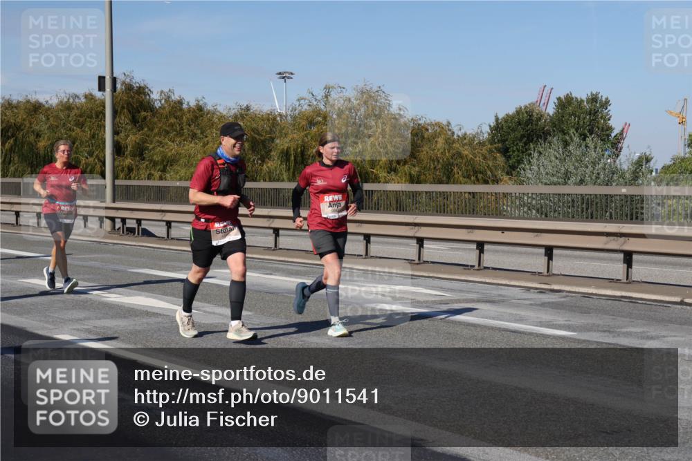 03.10.2025 - Köhlbrandbrückenlauf Julia Fischer http://msf.ph/oto/9011541 03.10.2025 12:59:58 Position 3  meine-sportfotos.de