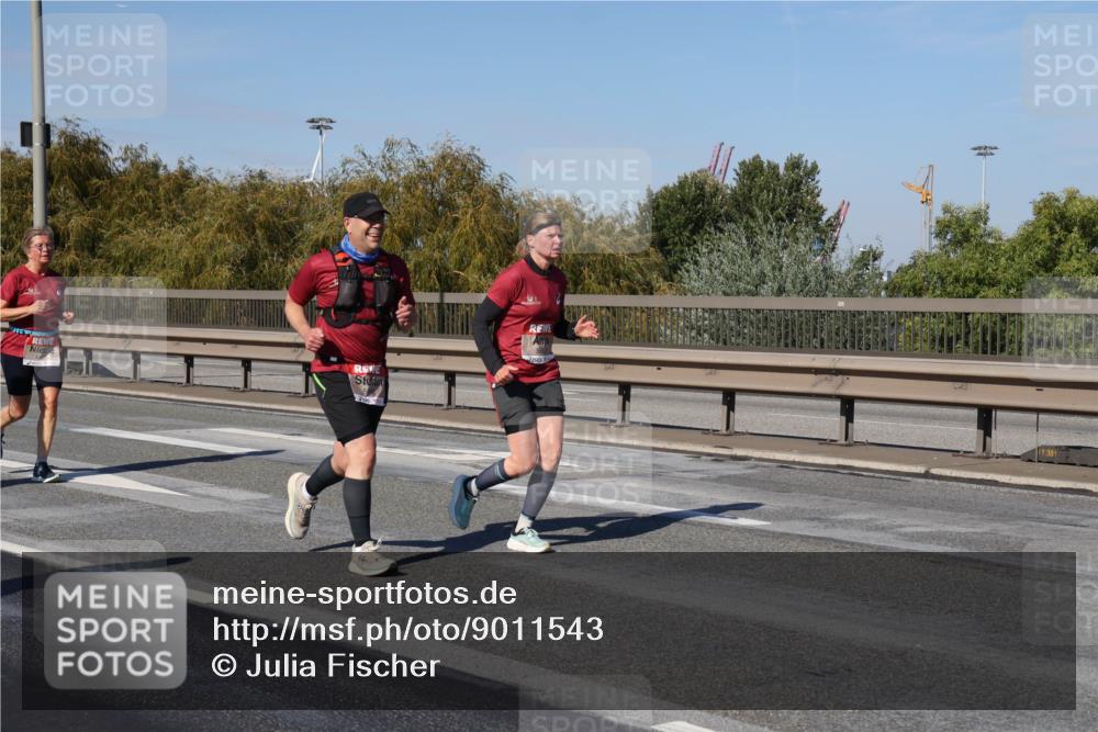 03.10.2025 - Köhlbrandbrückenlauf Julia Fischer http://msf.ph/oto/9011543 03.10.2025 12:59:58 Position 3  meine-sportfotos.de