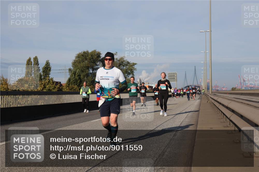 03.10.2025 - Köhlbrandbrückenlauf Luisa Fischer http://msf.ph/oto/9011559 03.10.2025 10:54:06 Position 3  meine-sportfotos.de