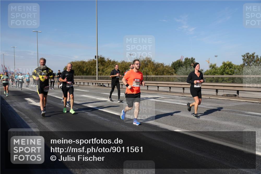 03.10.2025 - Köhlbrandbrückenlauf Julia Fischer http://msf.ph/oto/9011561 03.10.2025 13:00:03 Position 3  meine-sportfotos.de