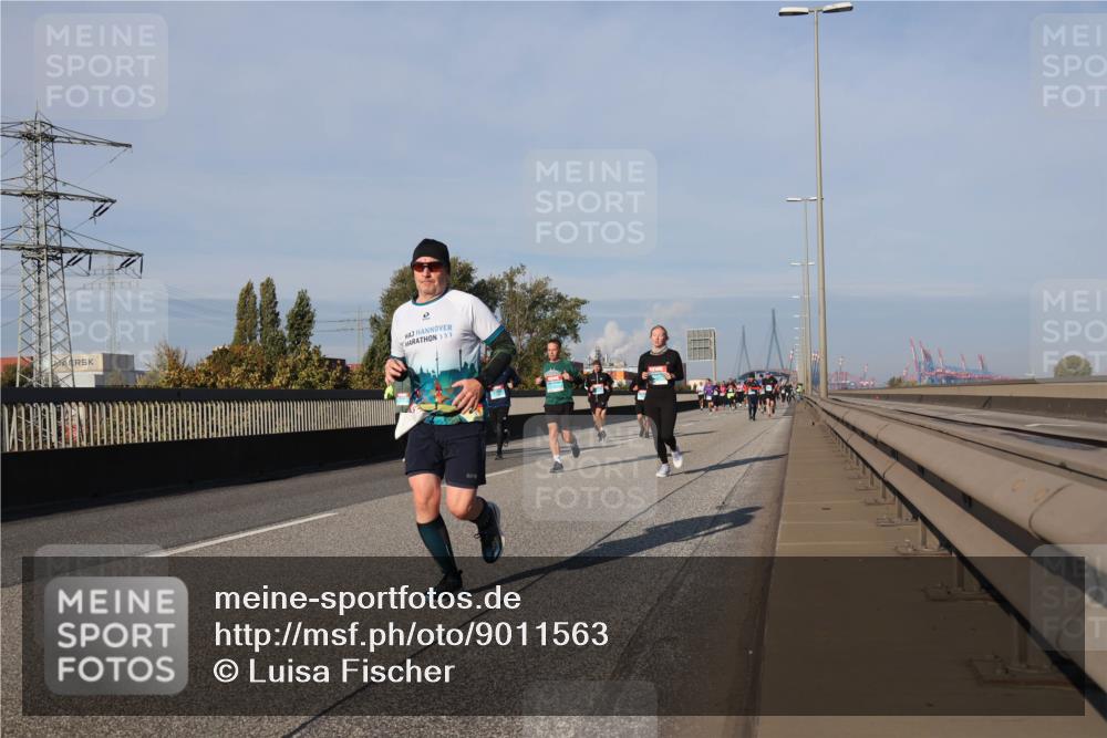 03.10.2025 - Köhlbrandbrückenlauf Luisa Fischer http://msf.ph/oto/9011563 03.10.2025 10:54:06 Position 3  meine-sportfotos.de