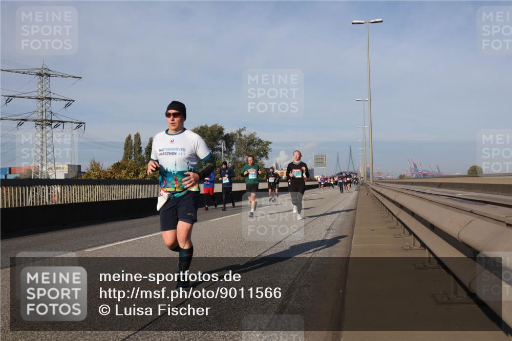 03.10.2025 - Köhlbrandbrückenlauf Luisa Fischer http://msf.ph/oto/9011566 03.10.2025 10:54:07 Position 3  meine-sportfotos.de