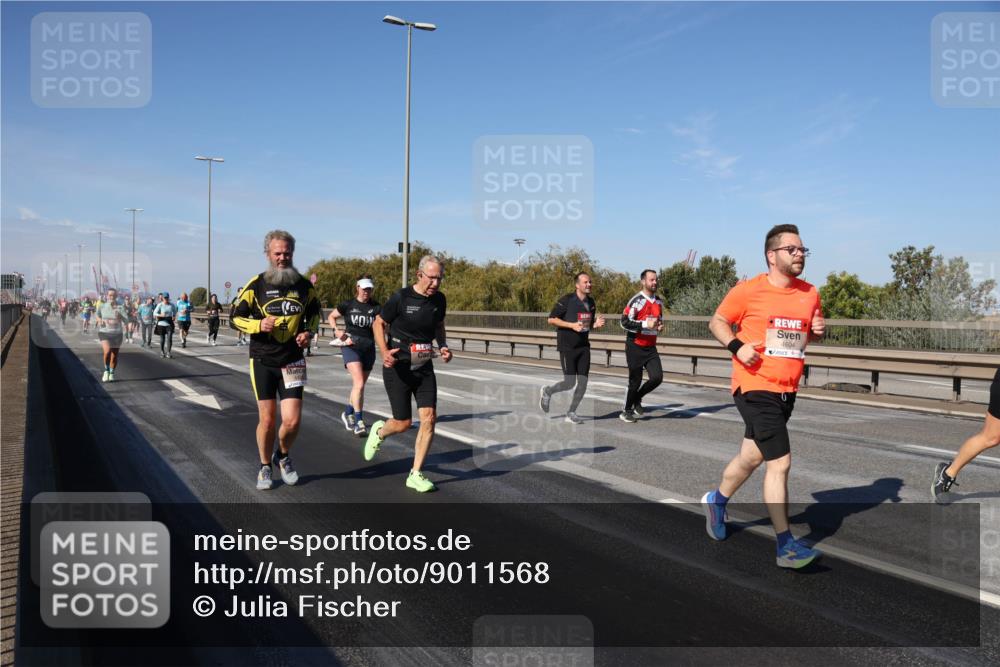 03.10.2025 - Köhlbrandbrückenlauf Julia Fischer http://msf.ph/oto/9011568 03.10.2025 13:00:04 Position 3 4604 meine-sportfotos.de