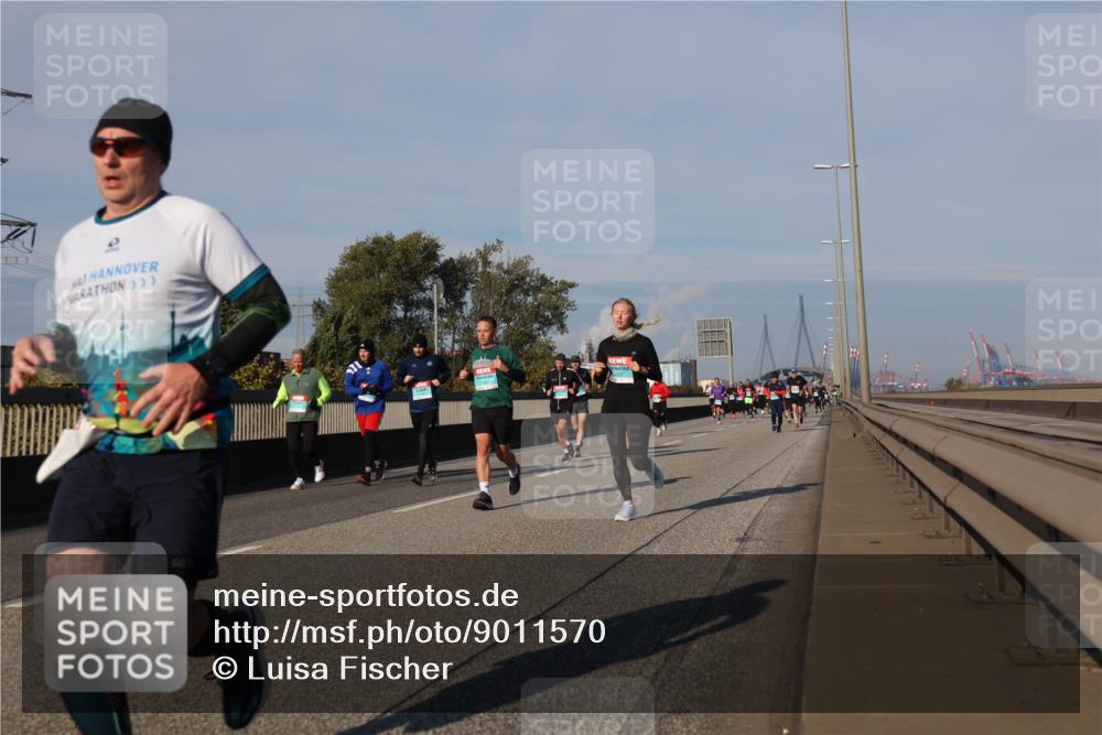 03.10.2025 - Köhlbrandbrückenlauf Luisa Fischer http://msf.ph/oto/9011570 03.10.2025 10:54:07 Position 3  meine-sportfotos.de