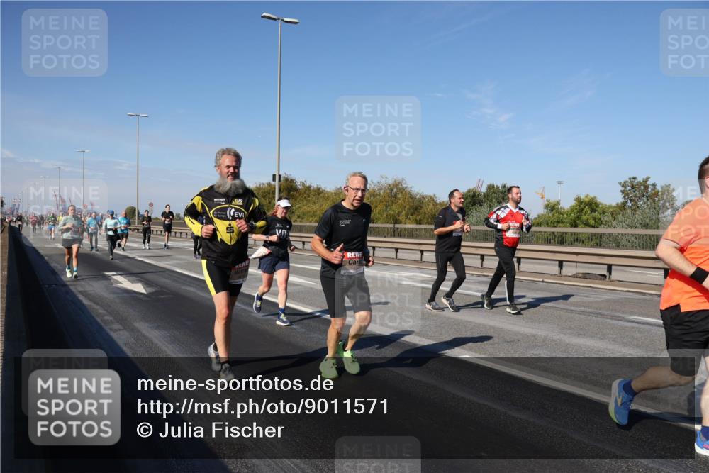 03.10.2025 - Köhlbrandbrückenlauf Julia Fischer http://msf.ph/oto/9011571 03.10.2025 13:00:04 Position 3  meine-sportfotos.de
