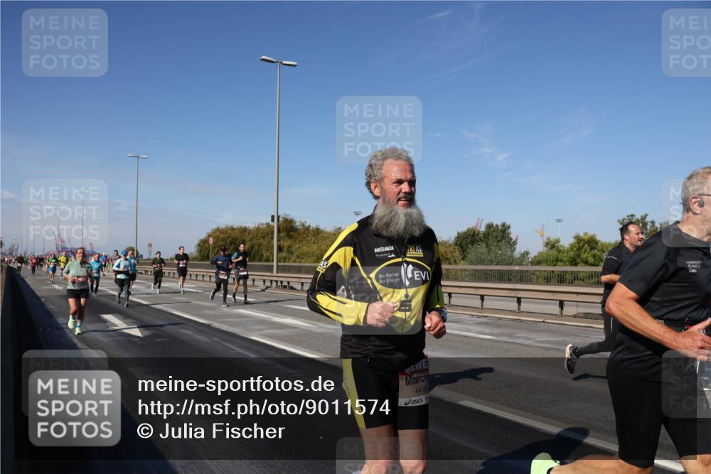 03.10.2025 - Köhlbrandbrückenlauf Julia Fischer http://msf.ph/oto/9011574 03.10.2025 13:00:05 Position 3 4414 meine-sportfotos.de
