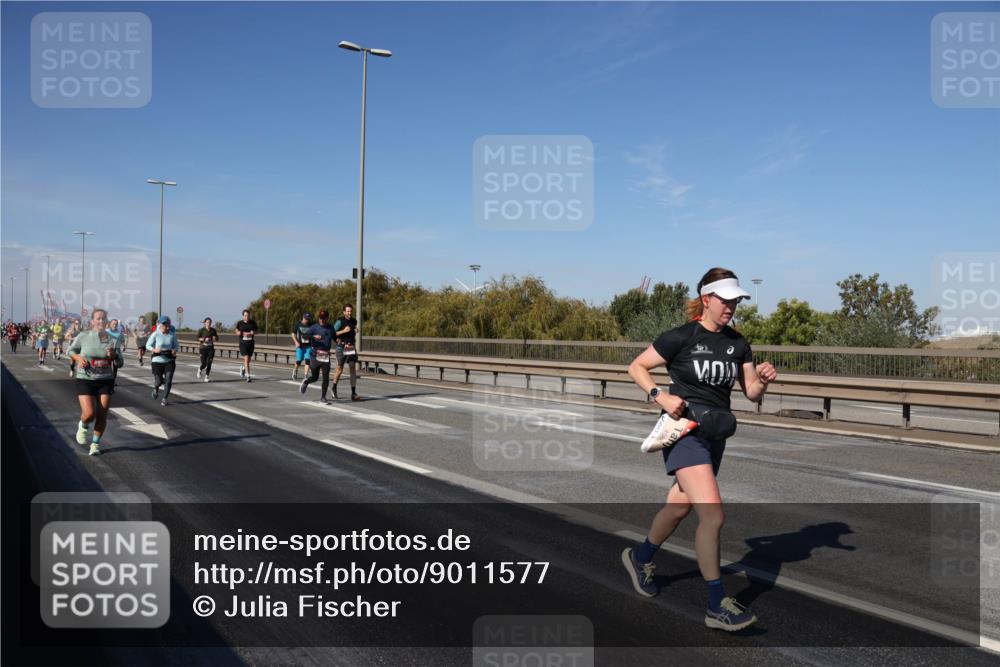 03.10.2025 - Köhlbrandbrückenlauf Julia Fischer http://msf.ph/oto/9011577 03.10.2025 13:00:06 Position 3  meine-sportfotos.de