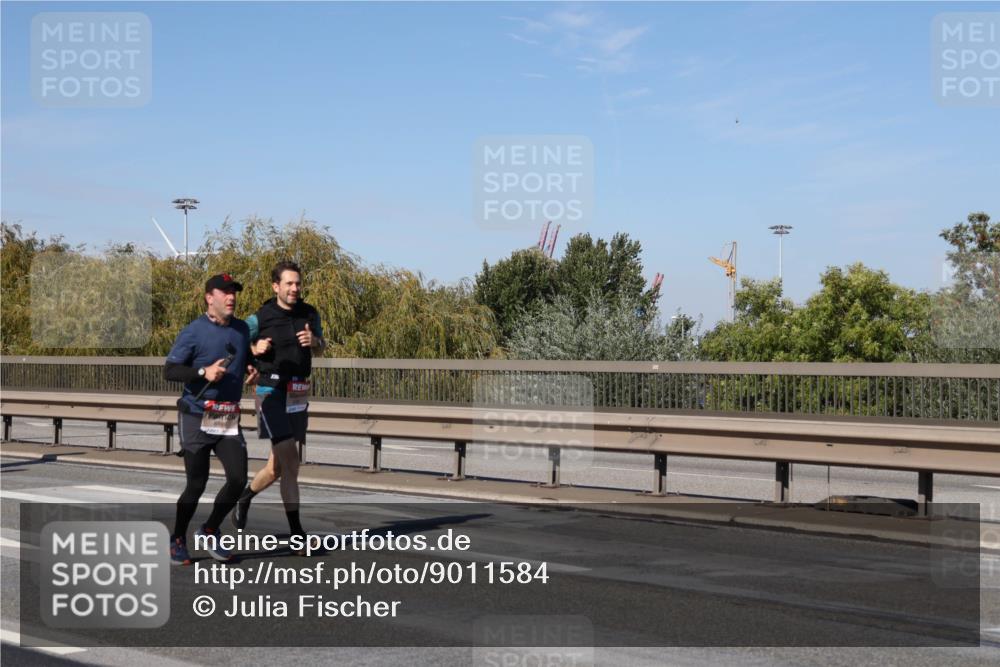 03.10.2025 - Köhlbrandbrückenlauf Julia Fischer http://msf.ph/oto/9011584 03.10.2025 13:00:08 Position 3  meine-sportfotos.de