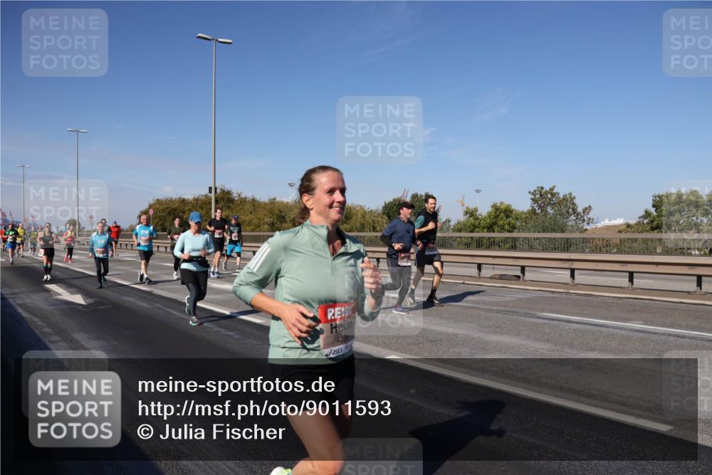 03.10.2025 - Köhlbrandbrückenlauf Julia Fischer http://msf.ph/oto/9011593 03.10.2025 13:00:09 Position 3 4356 meine-sportfotos.de