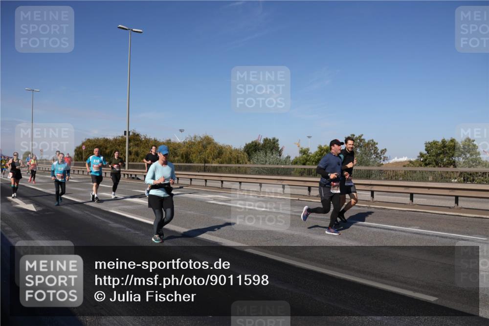 03.10.2025 - Köhlbrandbrückenlauf Julia Fischer http://msf.ph/oto/9011598 03.10.2025 13:00:09 Position 3  meine-sportfotos.de