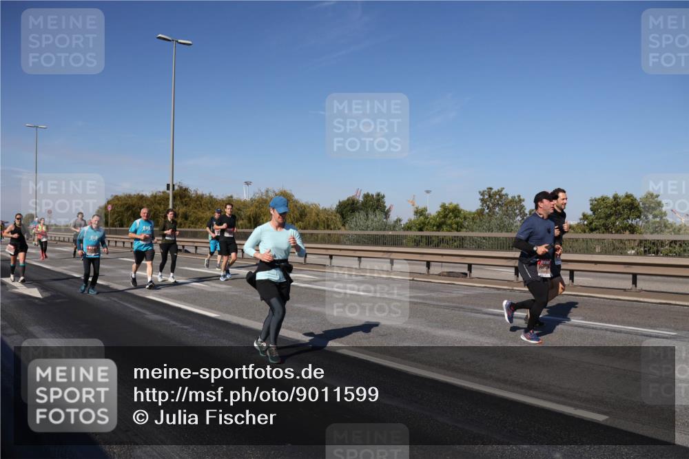 03.10.2025 - Köhlbrandbrückenlauf Julia Fischer http://msf.ph/oto/9011599 03.10.2025 13:00:10 Position 3  meine-sportfotos.de