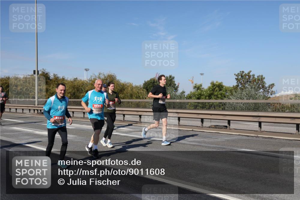 03.10.2025 - Köhlbrandbrückenlauf Julia Fischer http://msf.ph/oto/9011608 03.10.2025 13:00:11 Position 3  meine-sportfotos.de