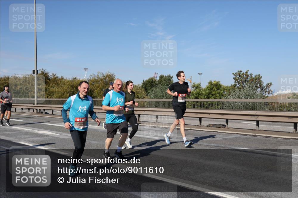 03.10.2025 - Köhlbrandbrückenlauf Julia Fischer http://msf.ph/oto/9011610 03.10.2025 13:00:12 Position 3 9771, 13 meine-sportfotos.de
